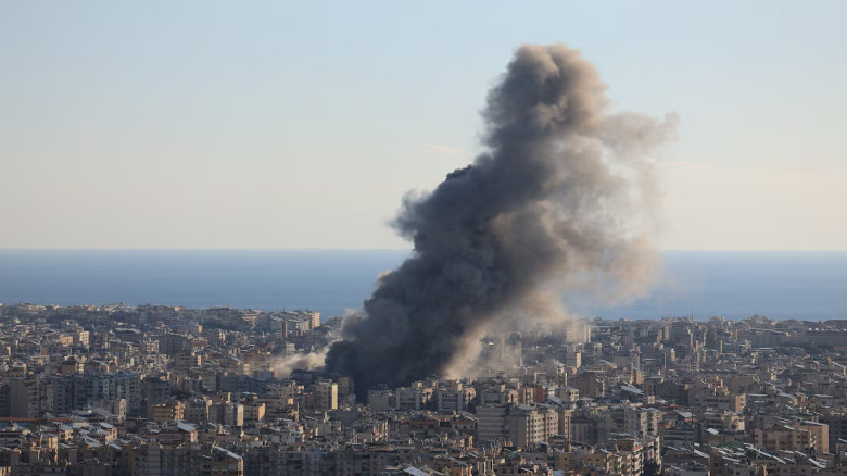 হরমুস প্রণালী বন্ধ করেছে ইরান, অতিক্রমে হামলা! 