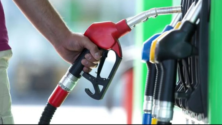 ট্রাম্পের ঘোষণার পর কমতে শুরু করেছে তেলের দাম